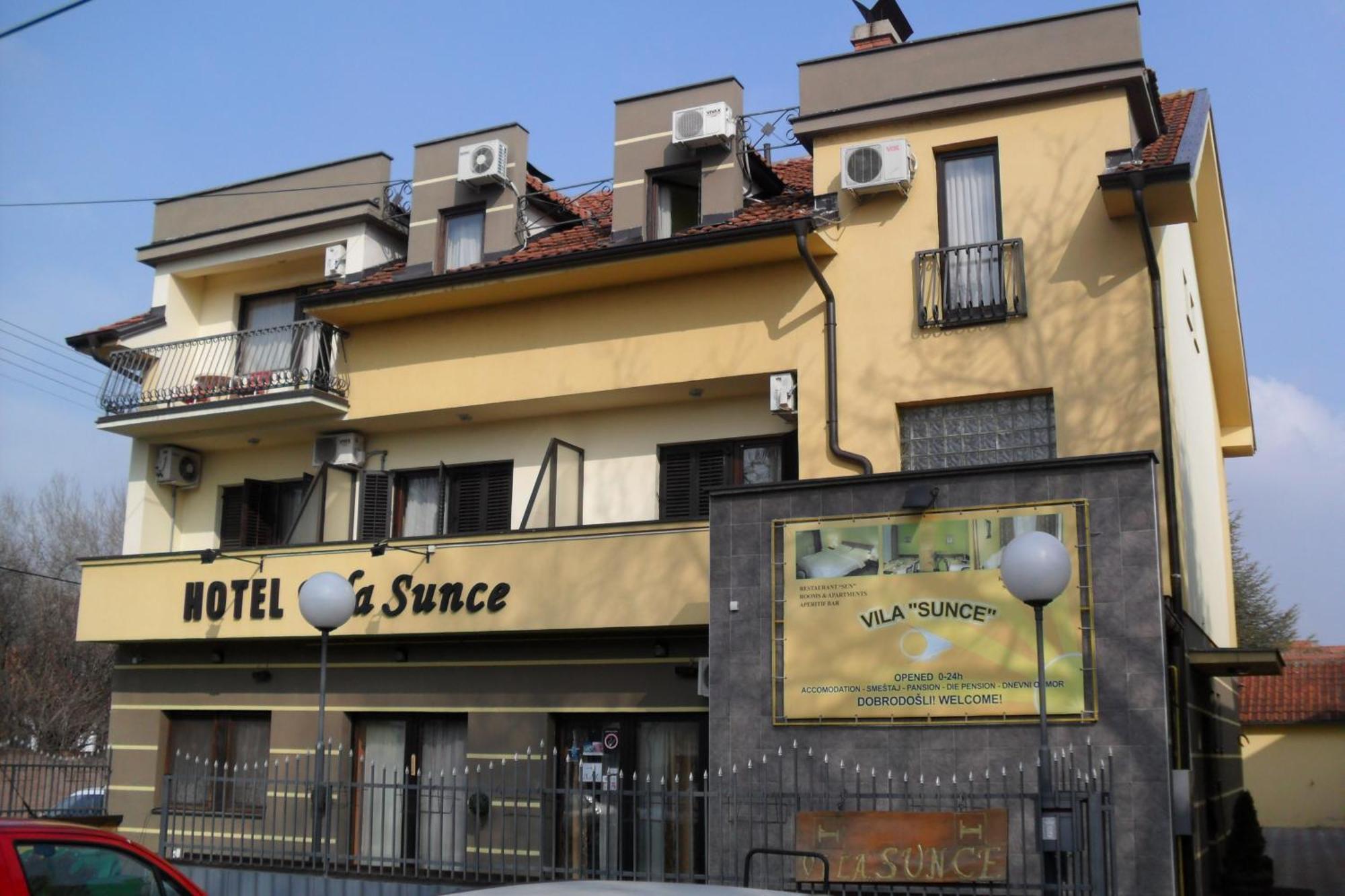 Hotel Vila Sunce Стара Пазова Екстериор снимка