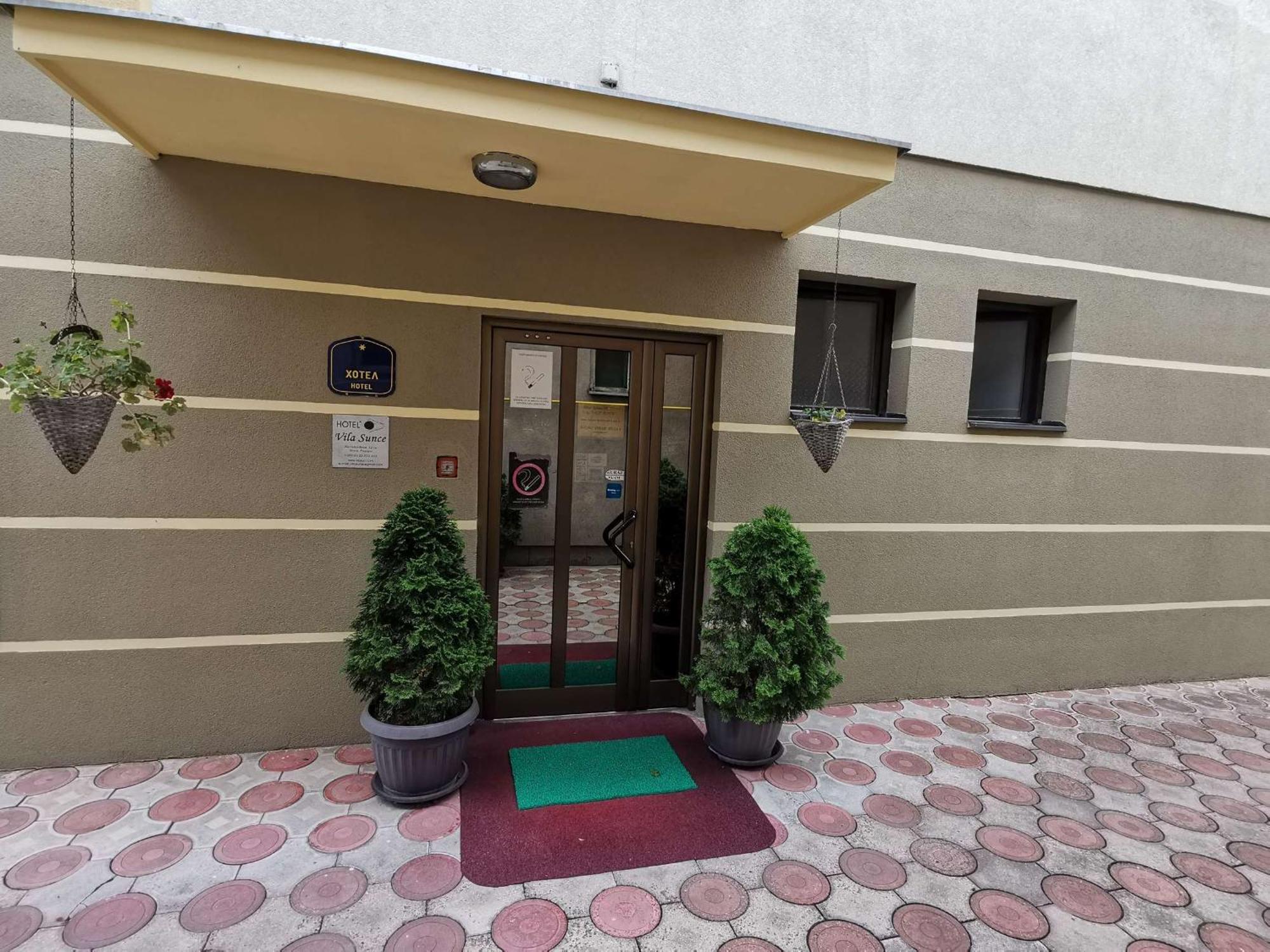 Hotel Vila Sunce Стара Пазова Екстериор снимка